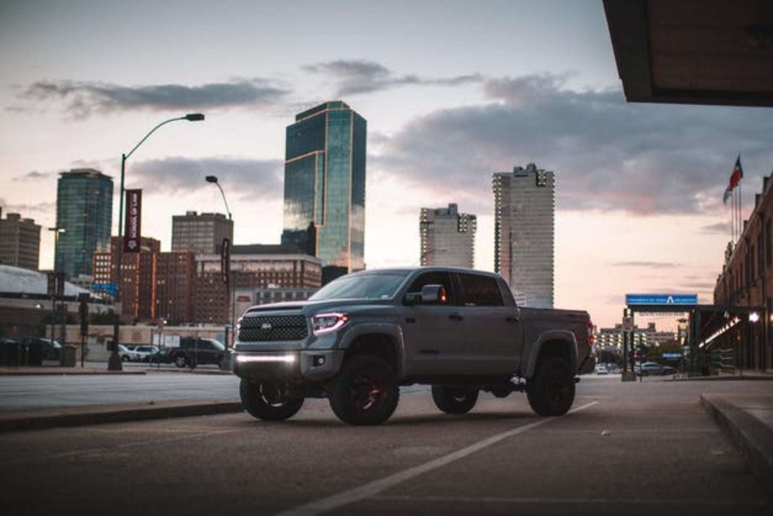 DD Grille Light Kit: Toyota Tundra (14-21) (SS30 Bar / White / Combo Beam) - product image 13