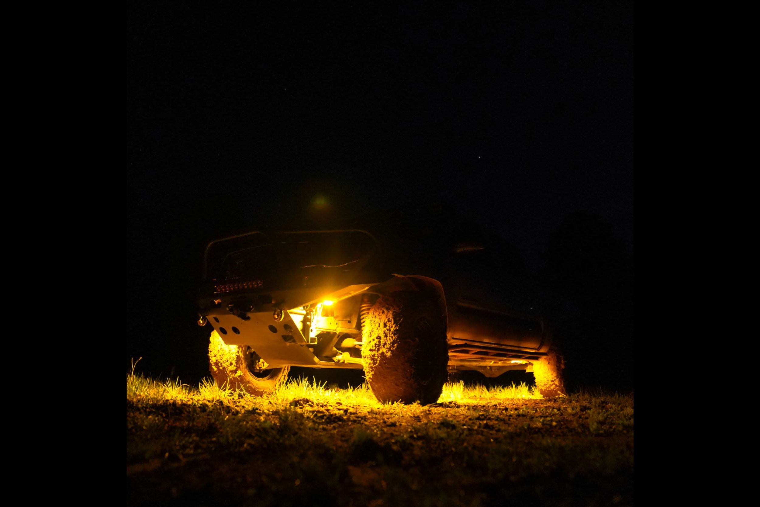 Cyclone V2 Rock Light Kit: Amber (6pk) - product image 10