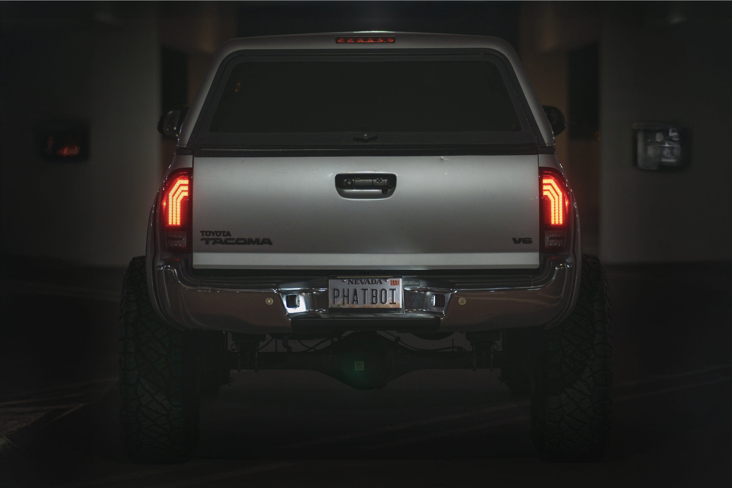 XB LED Tail Lights: Toyota Tacoma (05-15 / Red Lens / Set) - product image 15